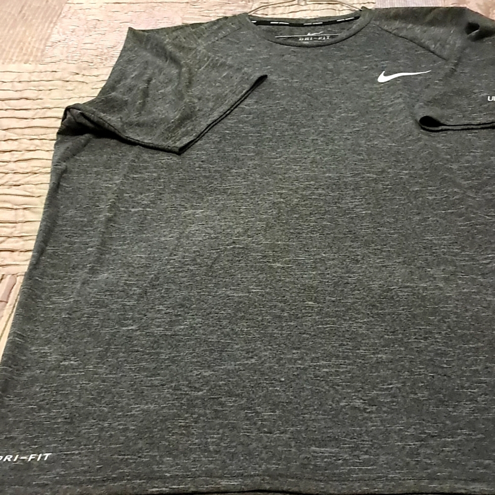 Nike tshirt